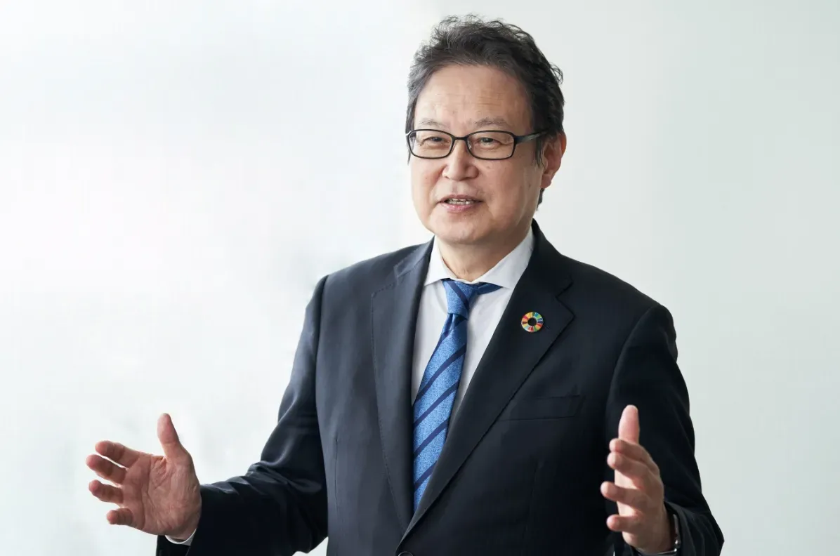 石田代表取締役社長のインタビューの様子
